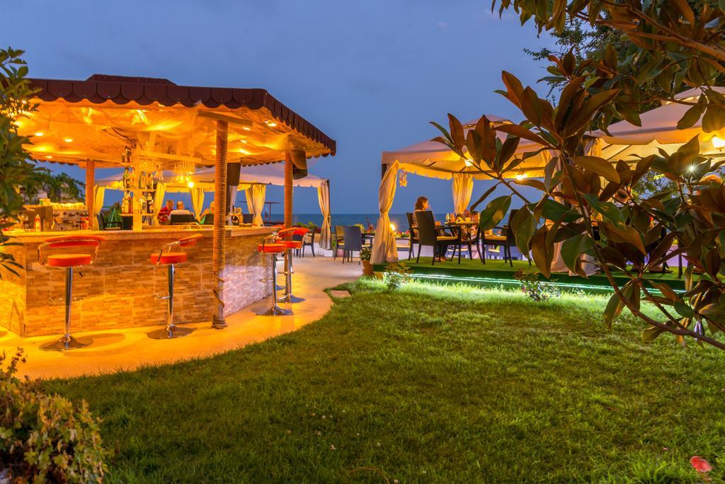 Iris Beach Hotel Sveti Vlas Buitenkant foto